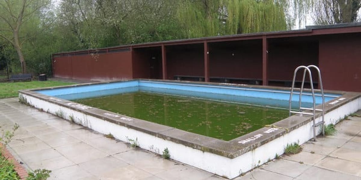 A mi piscina le cae mucho polvo o hojas
